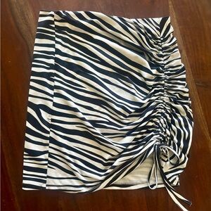 french kyss Black & White Zebra Stripe Mini Skirt
